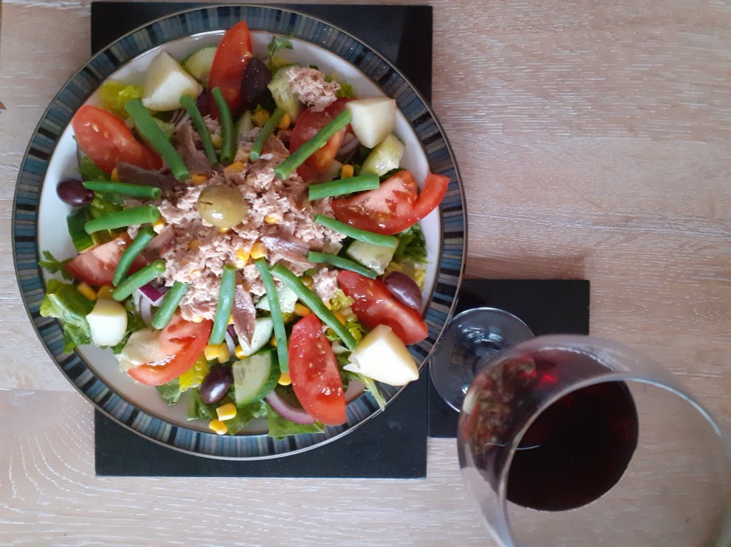 Gruntie's salad Nicoise [and wine]